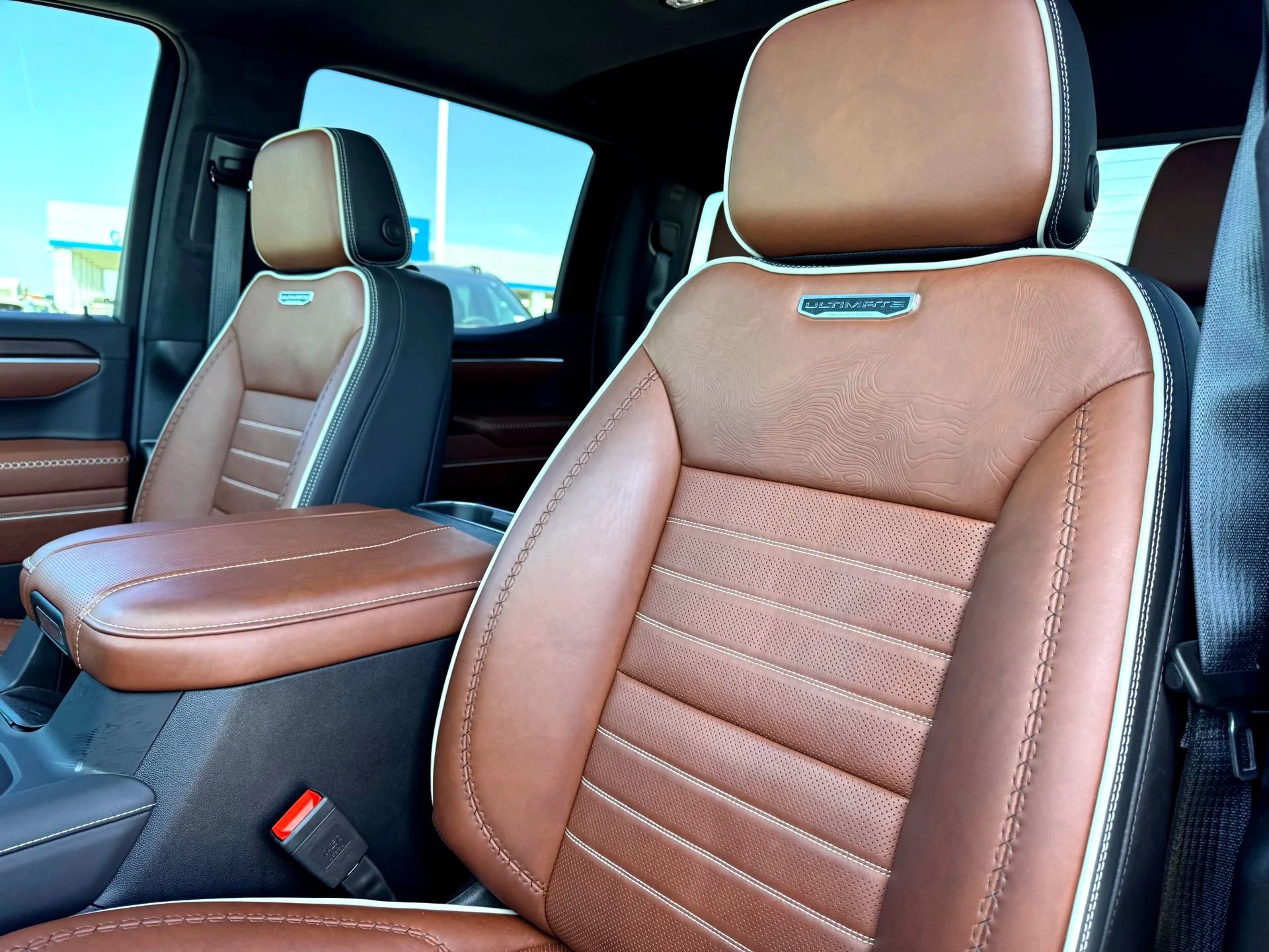 Used 2025 Downpour Metallic GMC Denali Ultimate image 14