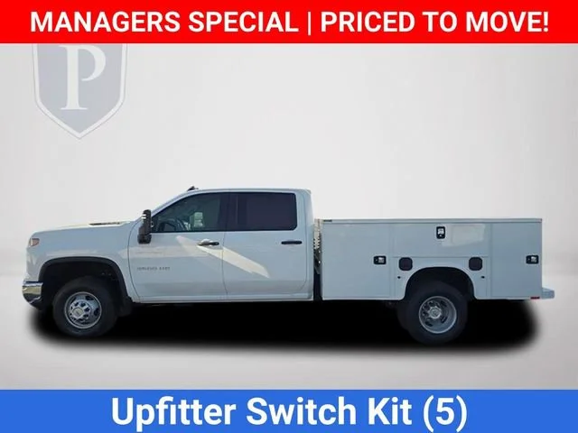 New 2026 Summit White Chevrolet Work Truck image 10