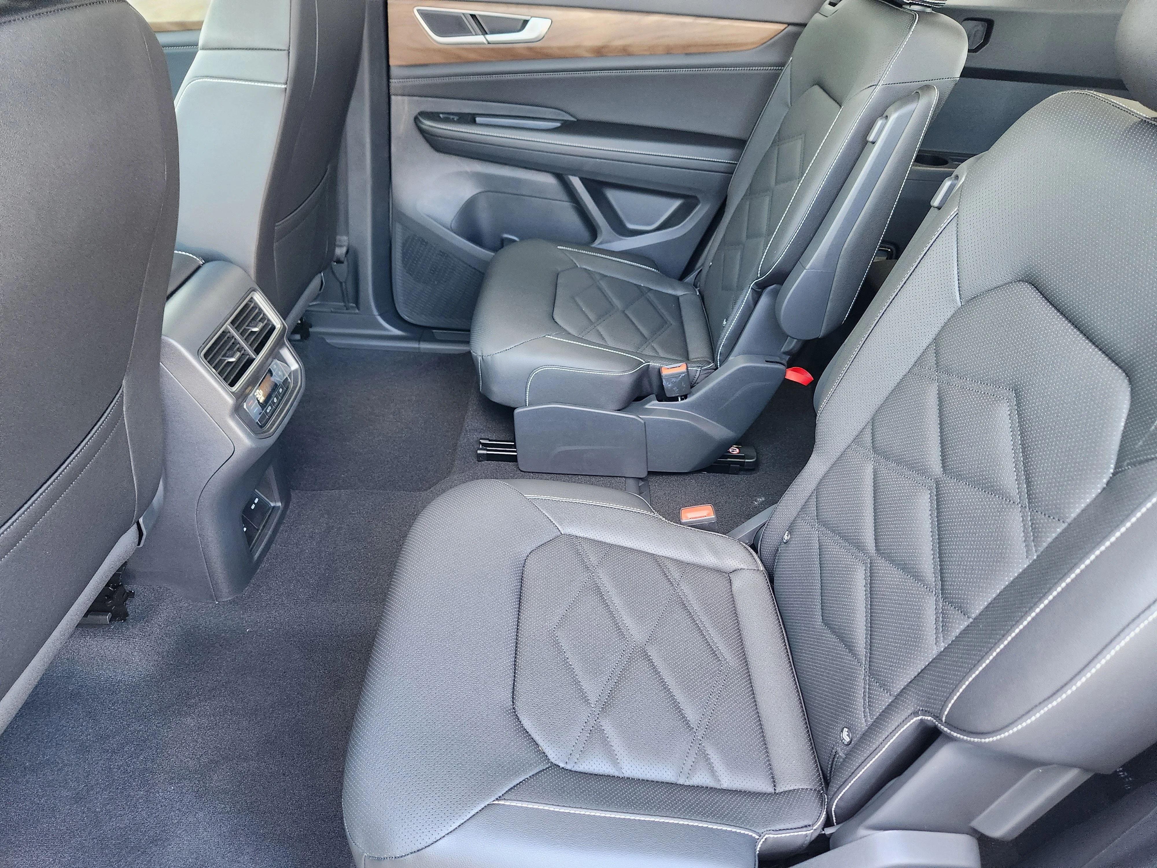 2026 Volkswagen Atlas SE w/Tech - Photo 21