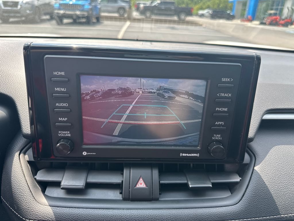 Used 2020 White Toyota LE image 22