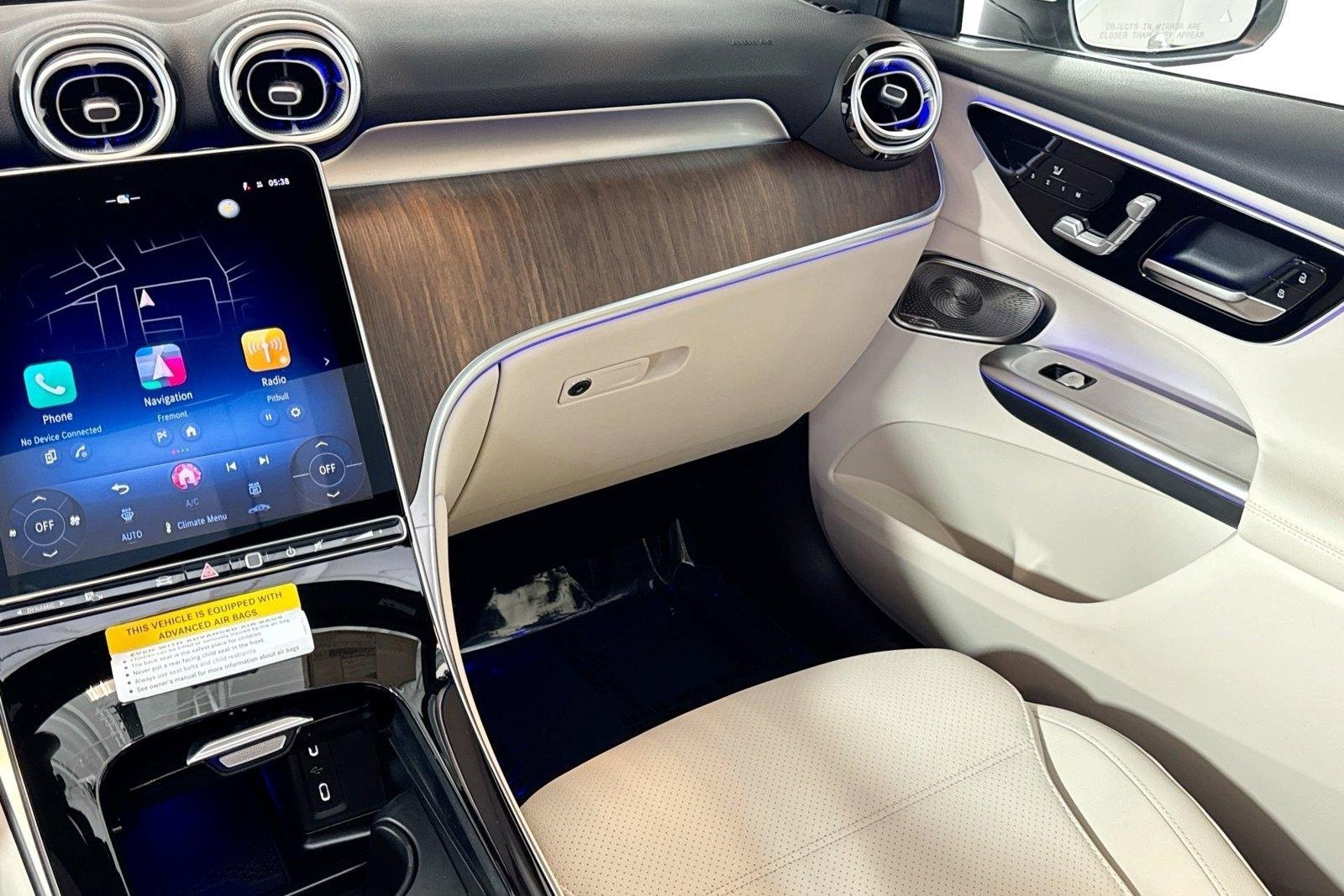 New 2026 Polar White Mercedes-Benz GLC 300 image 21