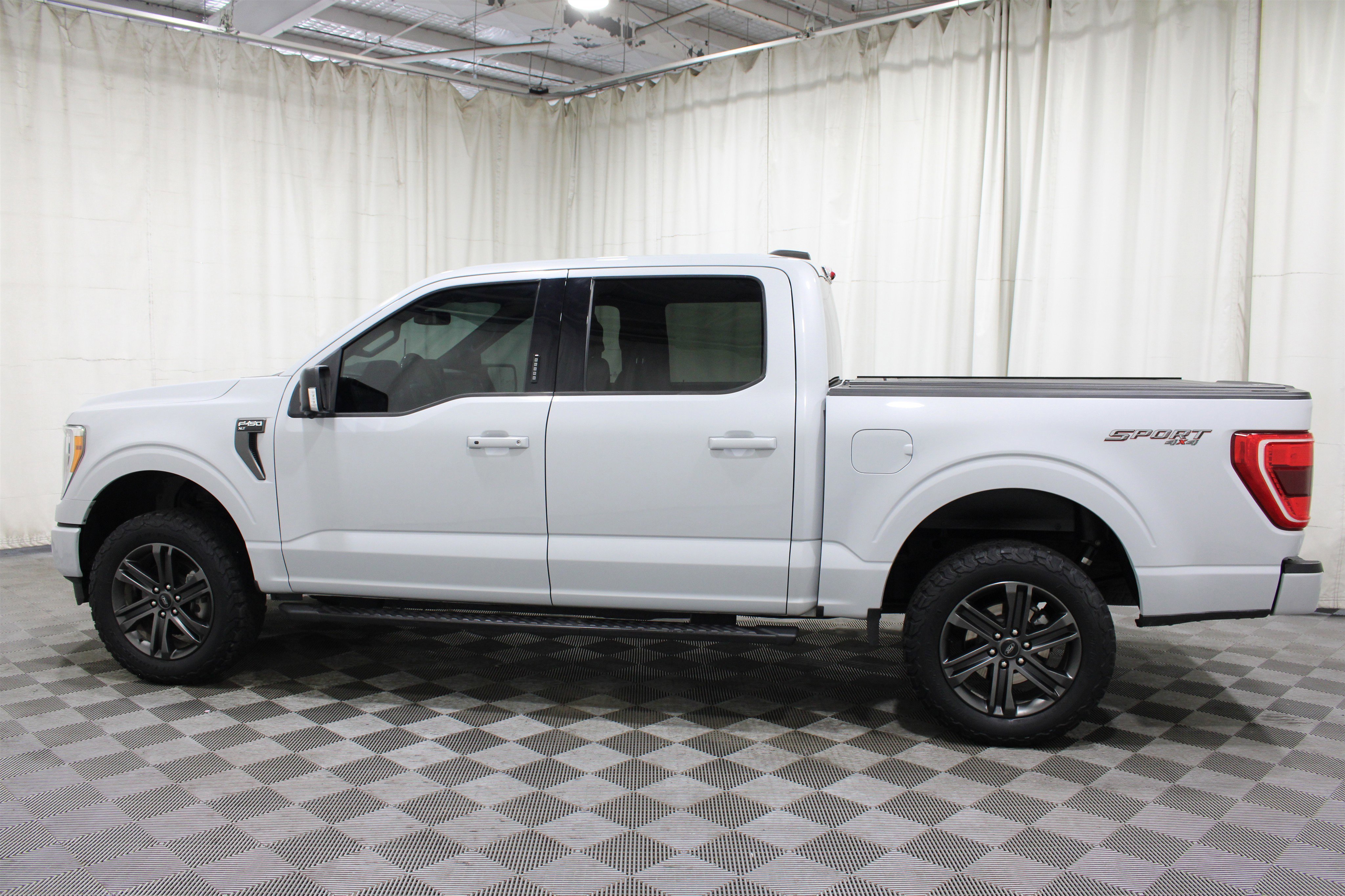 Used 2021 Space White Metallic Ford XLT image 33