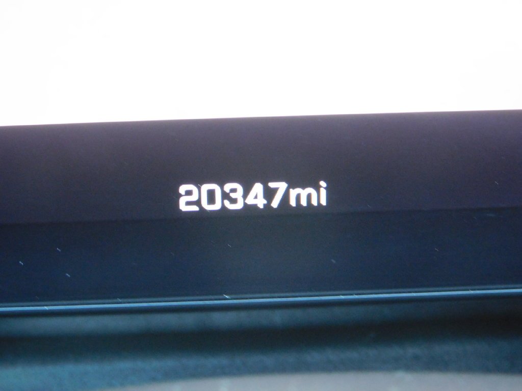 Used 2025 White Chevrolet LT image 33
