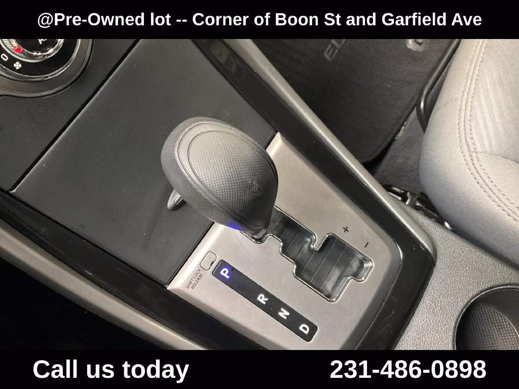 Used 2013 Gray Hyundai GLS image 23