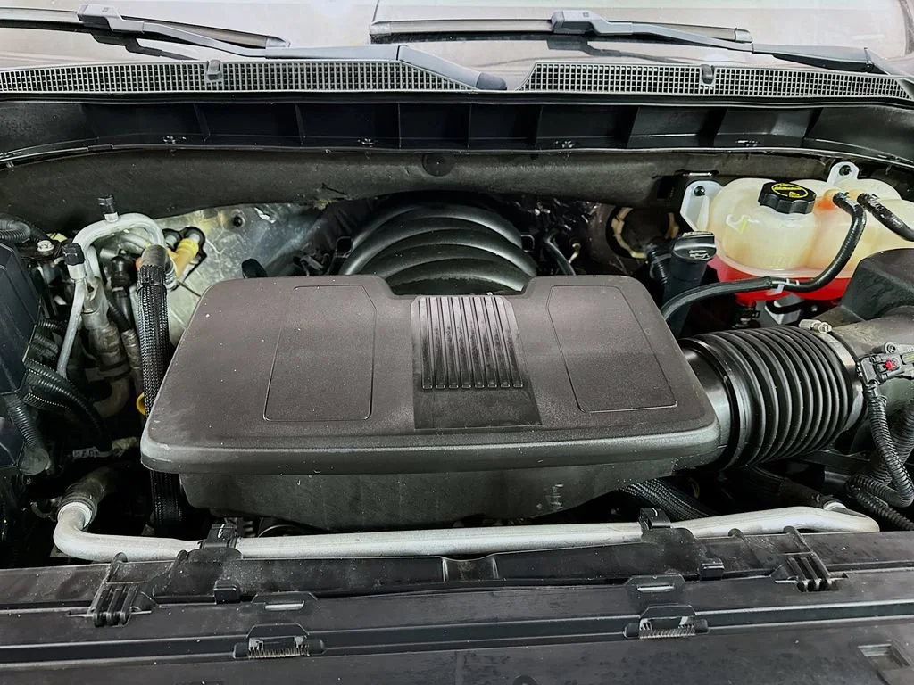 Used 2023 Black Chevrolet Z71 image 35