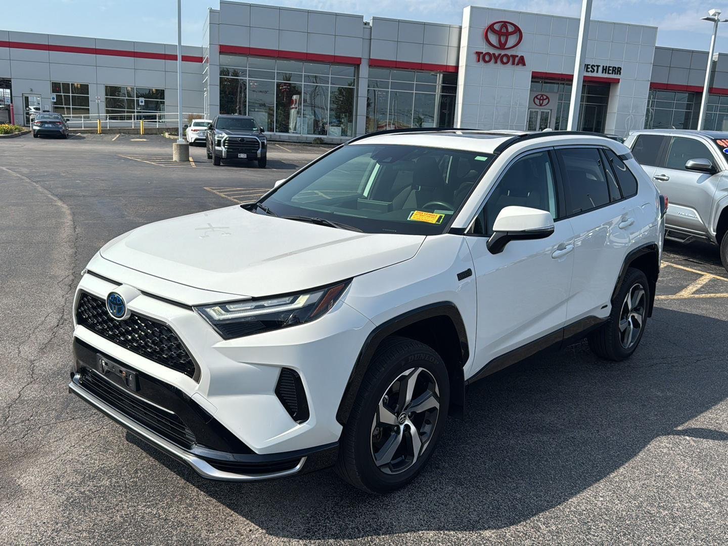 Certified Used 2024 Ice Cap Toyota SE image 3