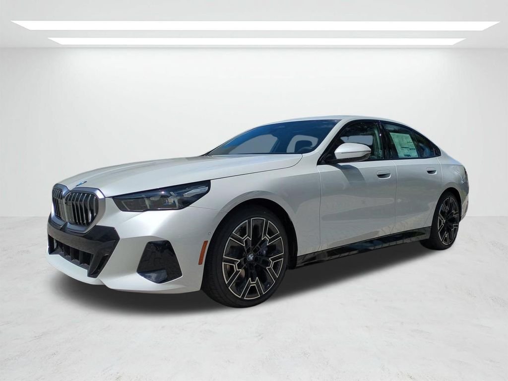 New 2027 Mineral White Metallic BMW 530i xDrive image 8