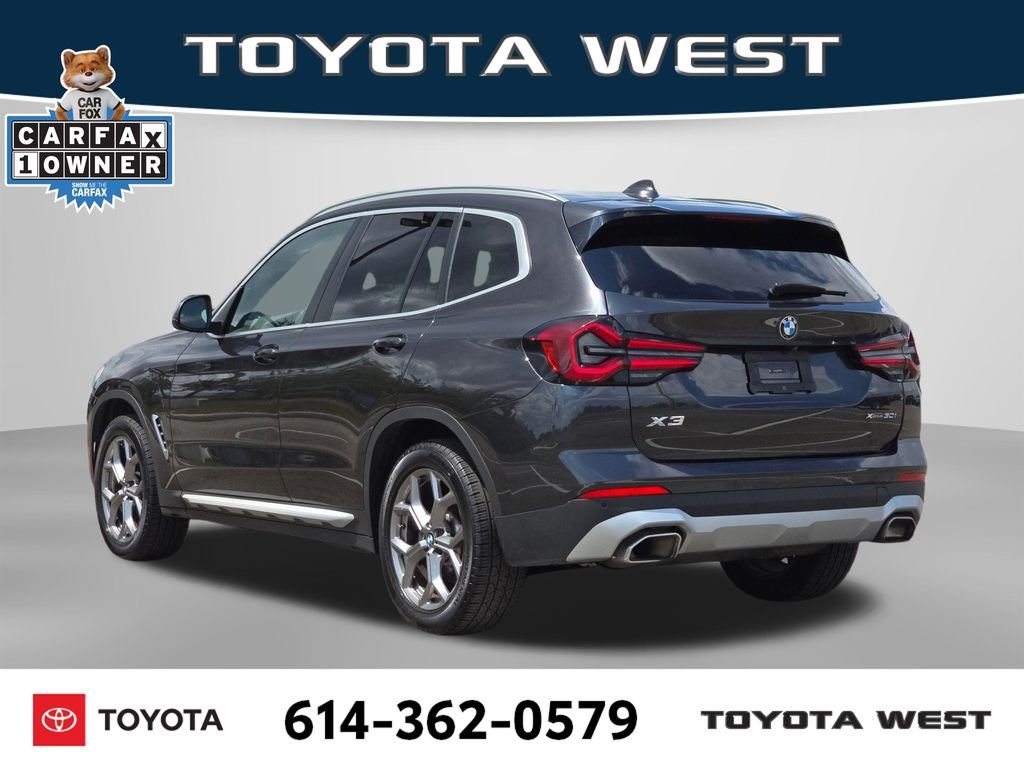 Used 2024 Gray BMW xDrive30i image 10