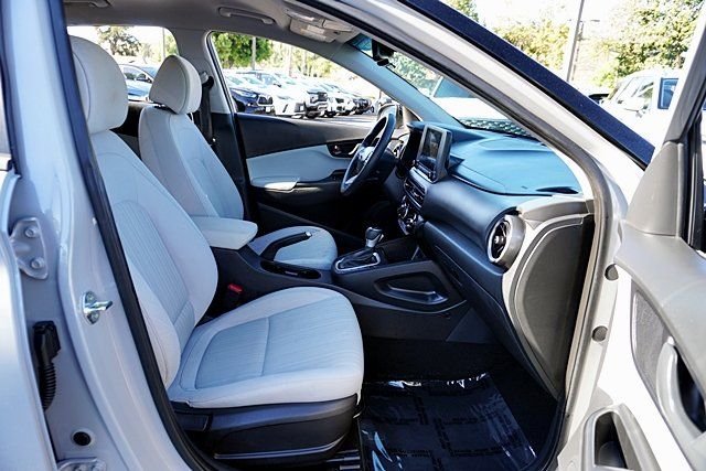 Used 2023 Silver Hyundai SEL image 10