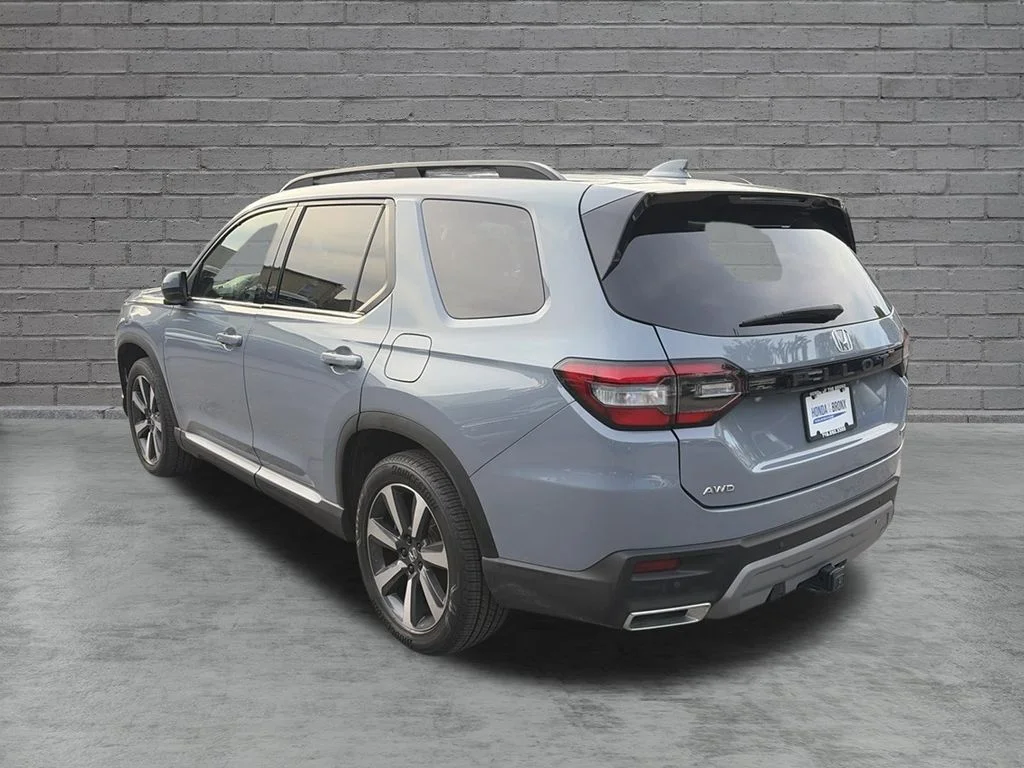 Certified Used 2024 Sonic Gray Pearl Honda Touring image 8
