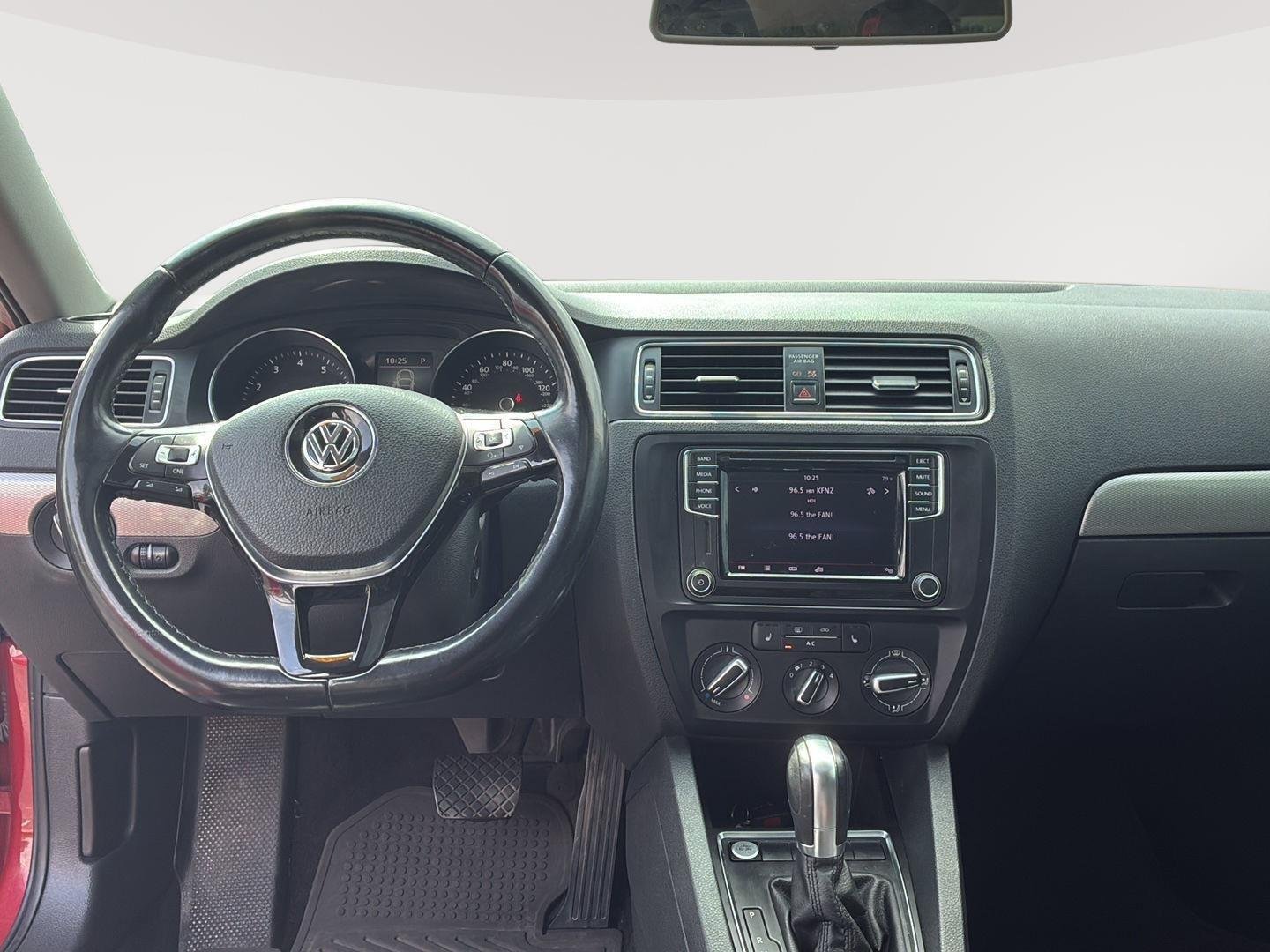 Used 2017 Cardinal Red Metallic Volkswagen 1.4T SE image 5