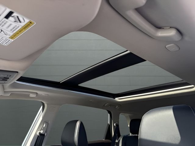Used 2023 Gray Nissan SL image 18
