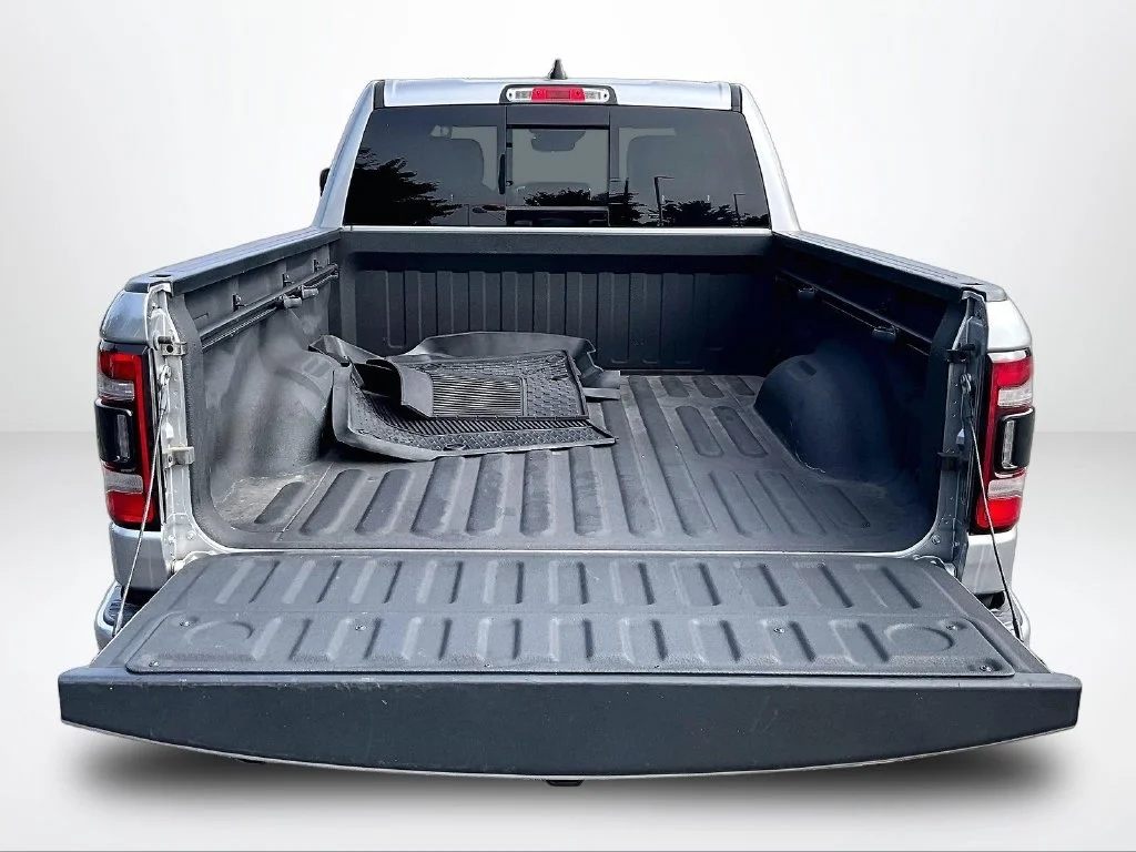 Used 2022 Silver Ram Laramie image 19