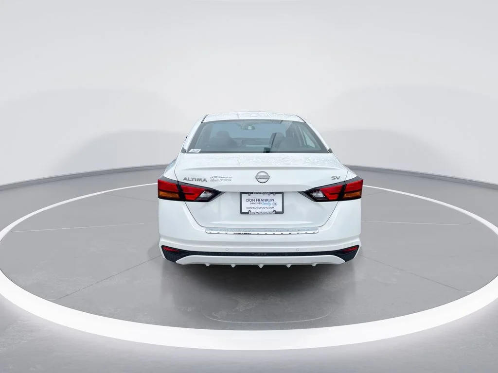 Used 2023 White Nissan 2.5 SV image 7