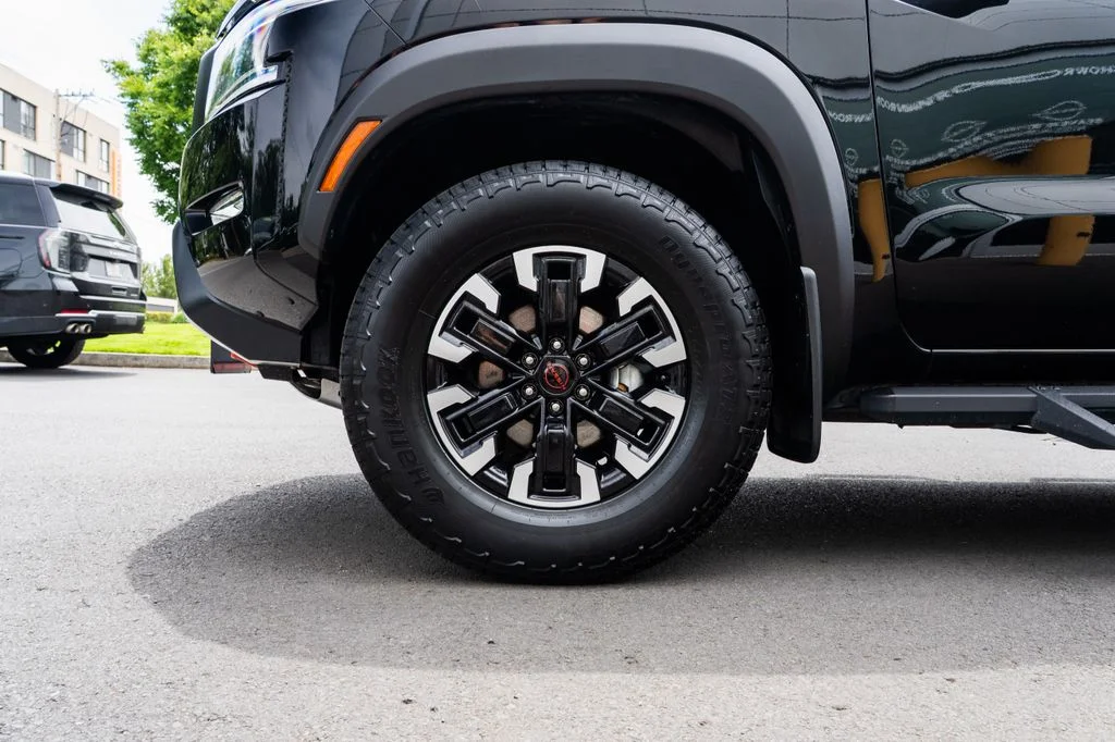Used 2022 Black Nissan PRO-4X image 7