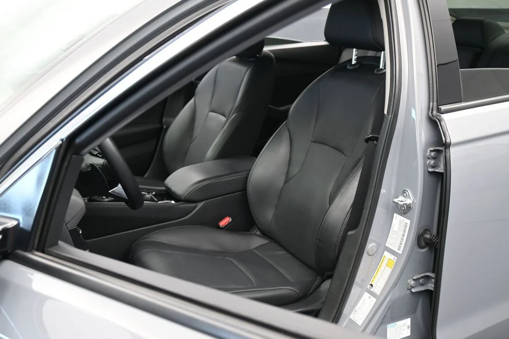 Used 2024 Solar Silver Metallic Honda Touring image 10