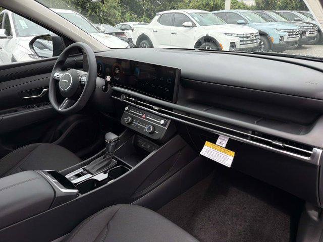 New 2026 Gray Hyundai SE FWD image 15