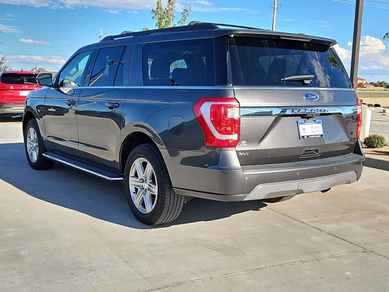 Used 2020 Magnetic Metallic - J7 Ford XLT MAX image 2