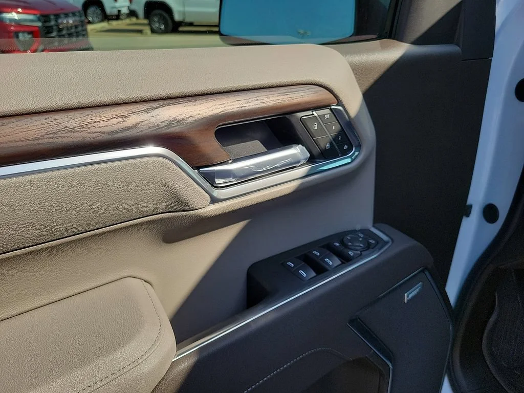 New 2026 Glacier White Tricoat GMC SLT image 18