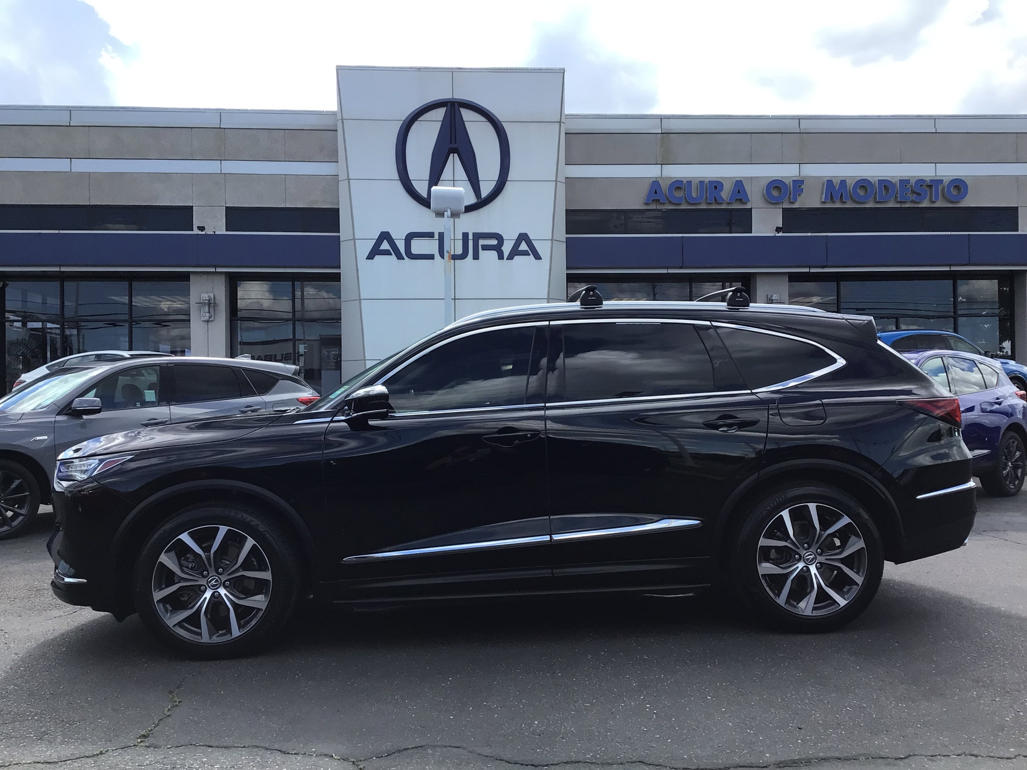 2023 Acura MDX SH-AWD w/Technology Package's photo
