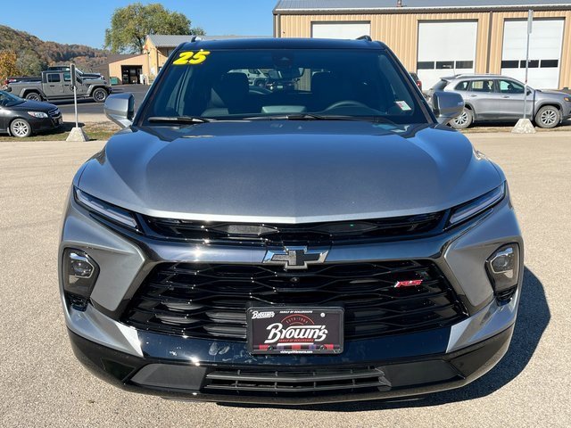 2025 Chevrolet Blazer RS photo 2