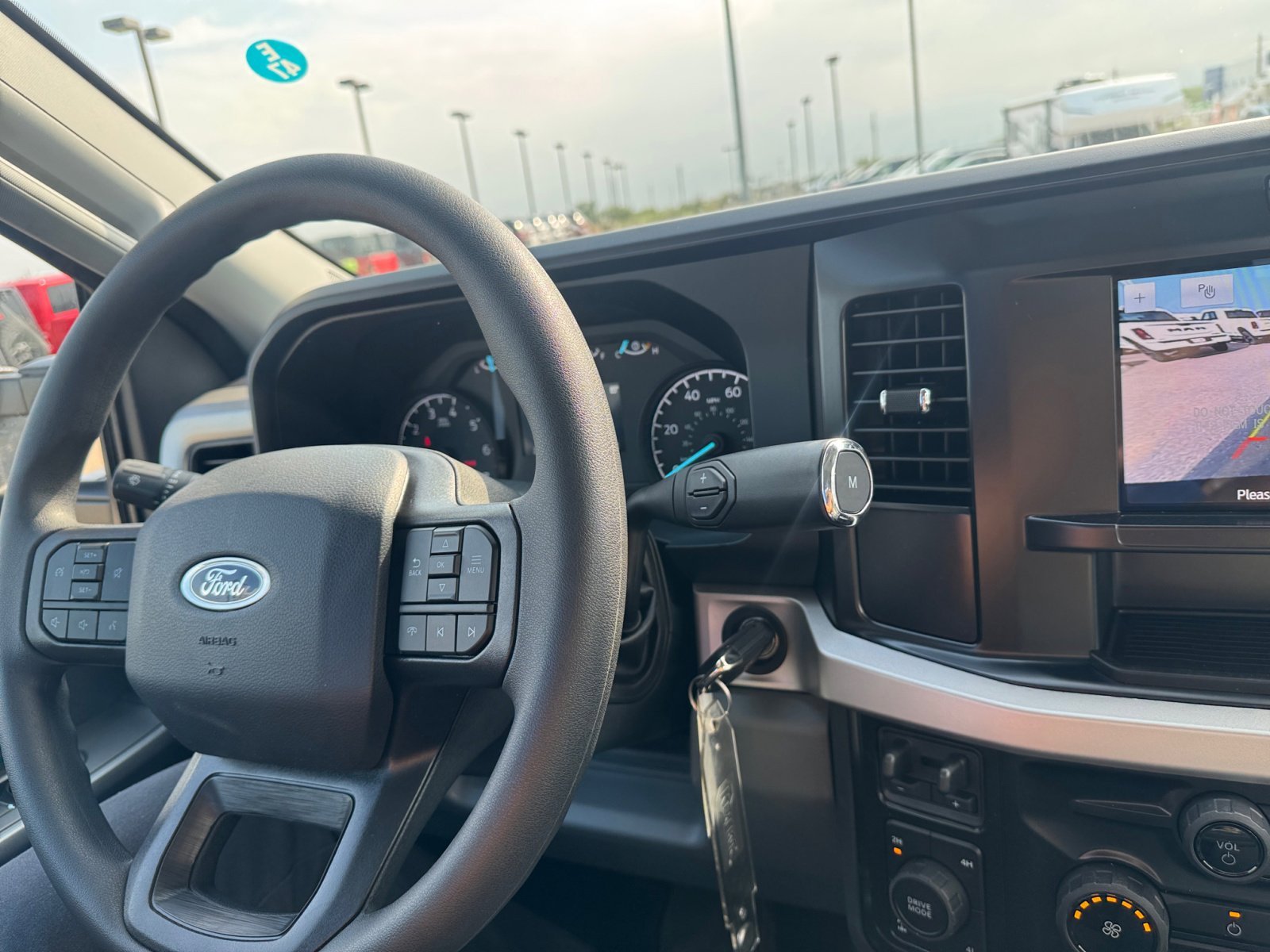 2025 Ford F-350 Super Duty XLT - Photo 16