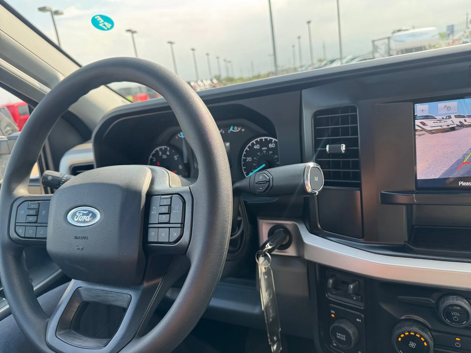 2025 Ford F-350 Super Duty XLT - Photo 16