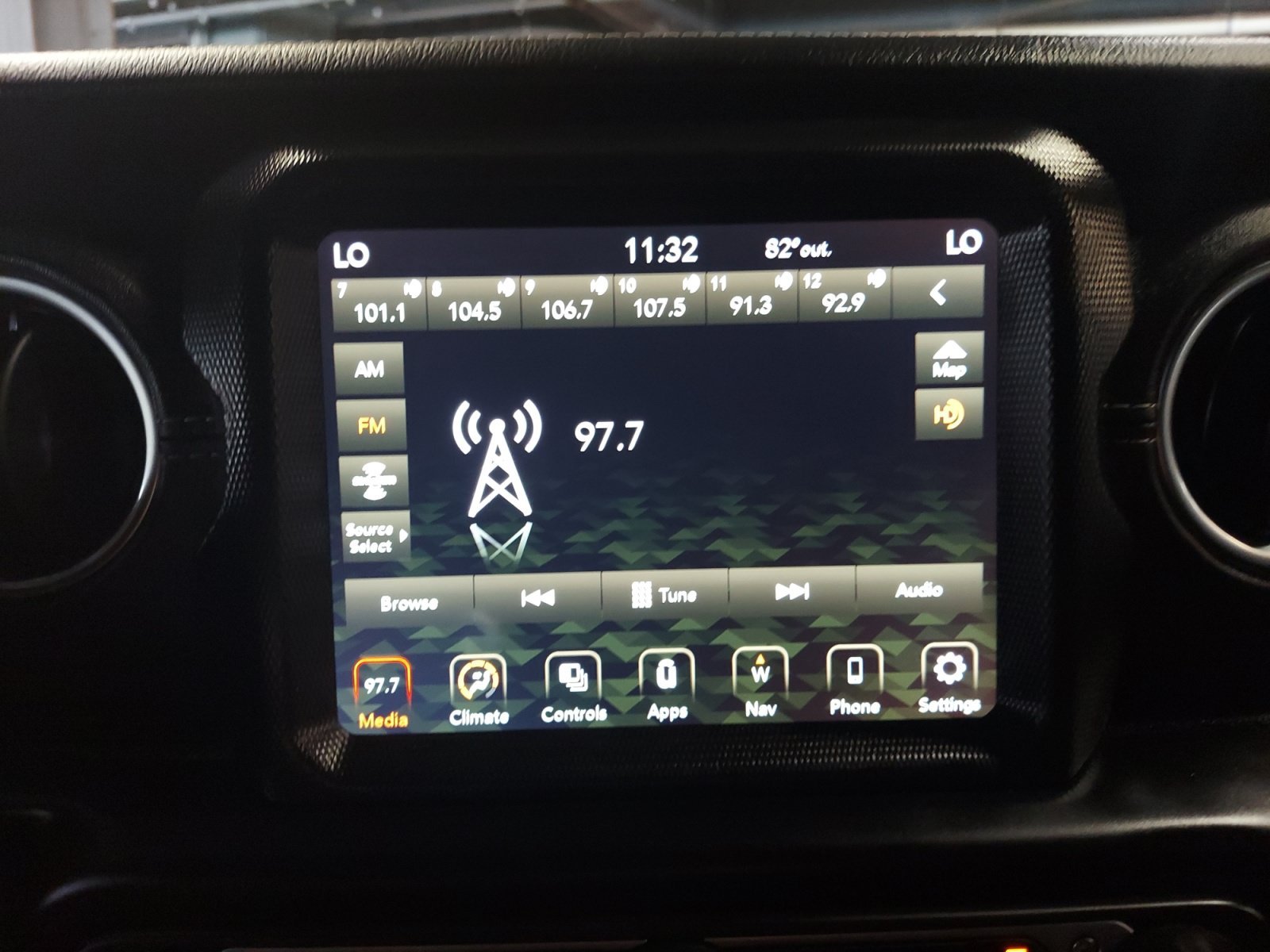 Used 2022 Black Clearcoat Jeep Unlimited Sahara image 17