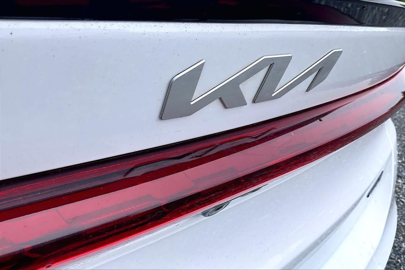 Used 2022 Glacial White Pearl Kia GT-Line image 31