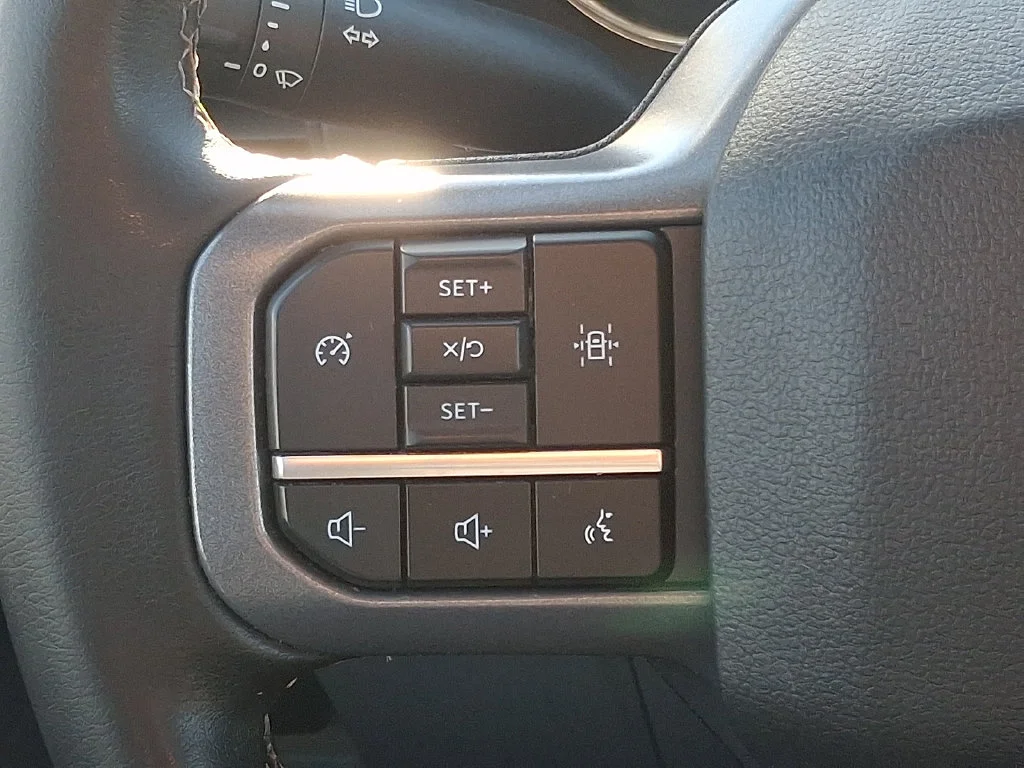 Used 2023 White Ford XLT image 22