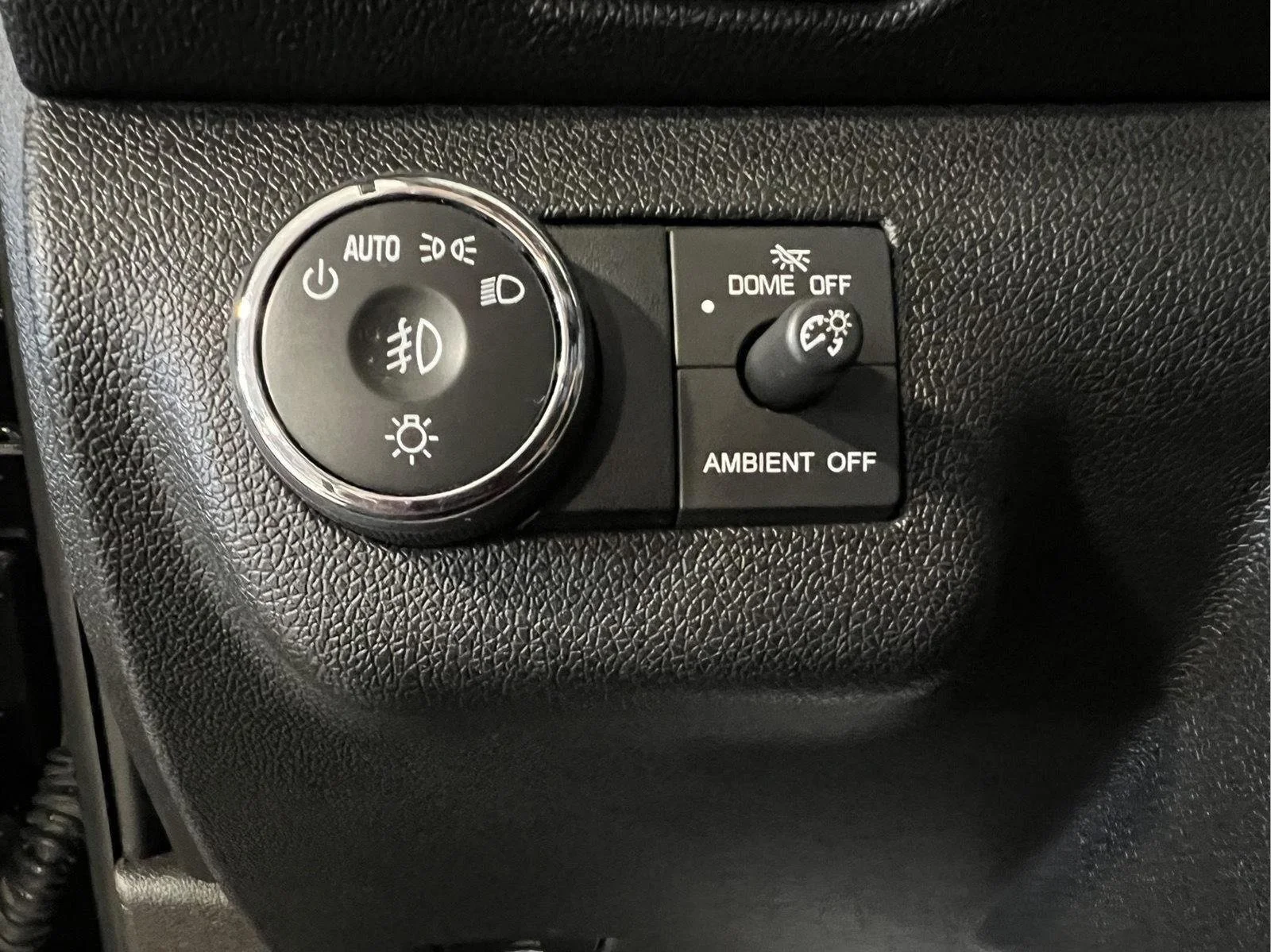 Used 2014 Black Granite Metallic Chevrolet LT image 23
