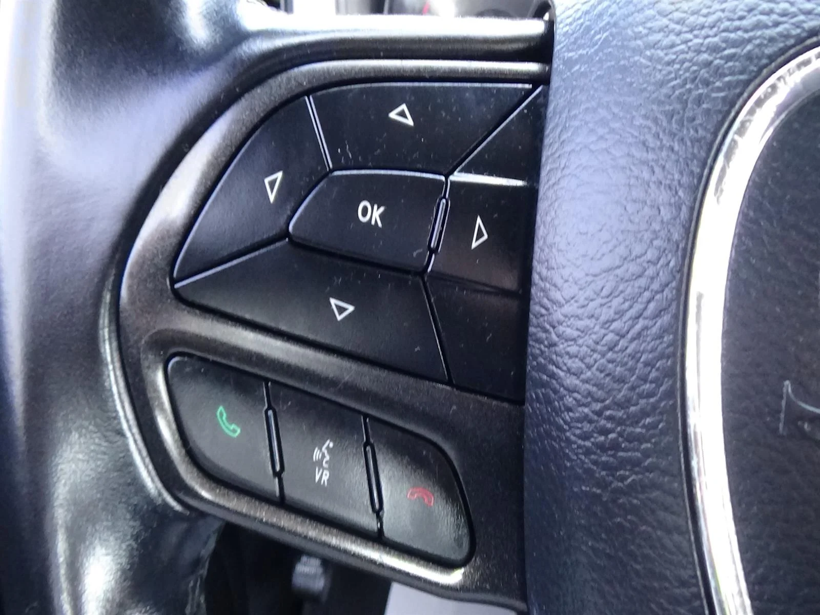 Used 2021 Pitch Black Clear Coat (px8) Dodge SXT image 19