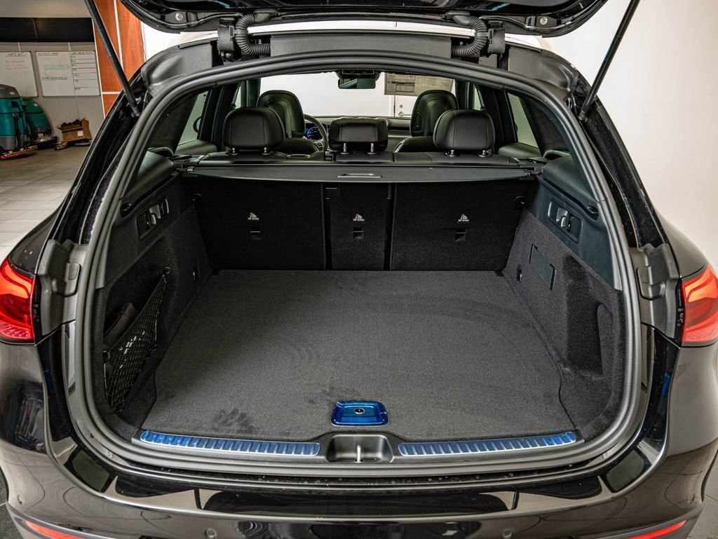 New 2026 Obsidian Black Metallic Mercedes-Benz GLC 300 image 36