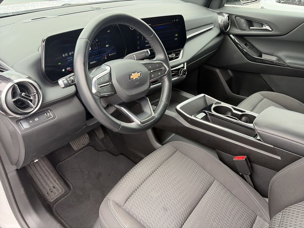 Used 2025 White Chevrolet LT image 11