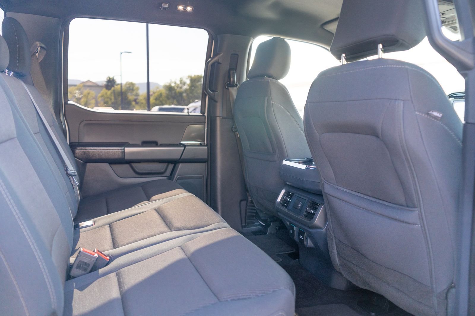 Used 2024 Oxford White Ford XLT image 17