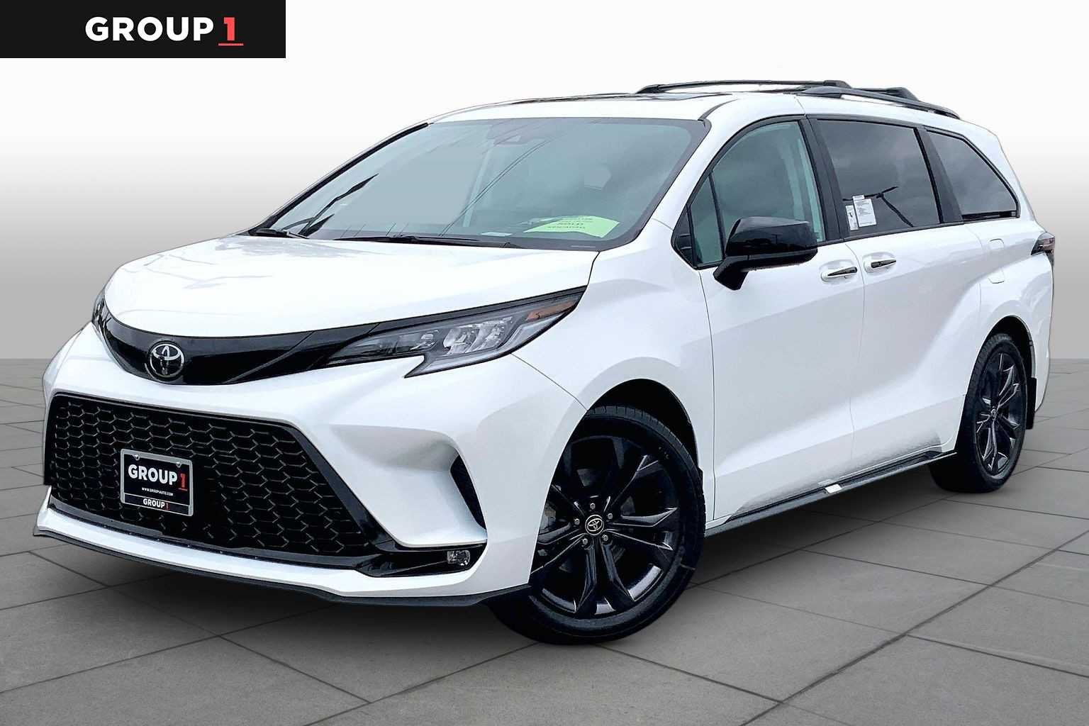 2026 Toyota Sienna XSE 7-Passenger Hybrid FWD's photo