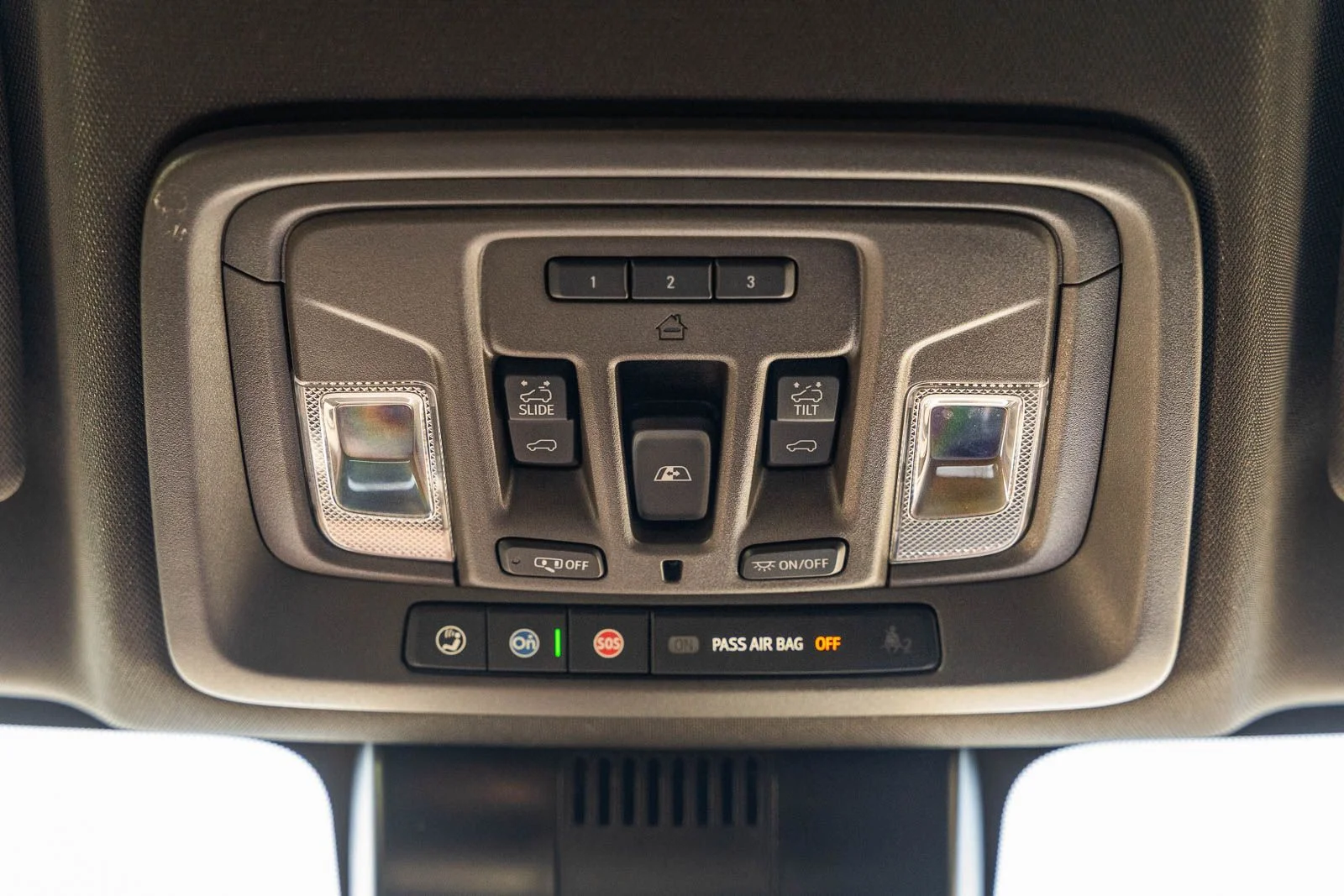 Used 2024 White GMC Denali image 30