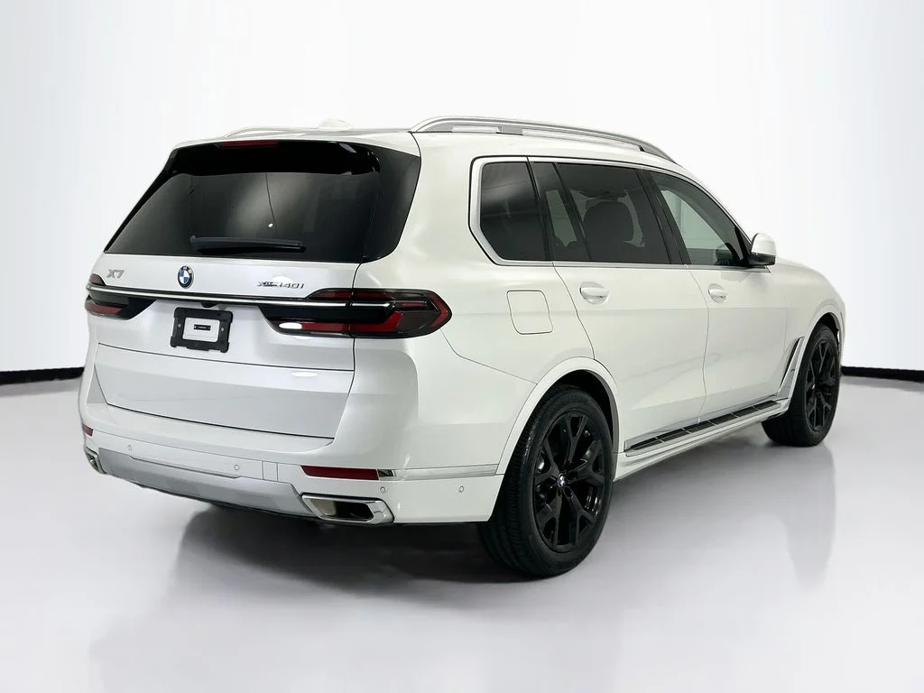 Used 2026 White BMW xDrive40i image 5