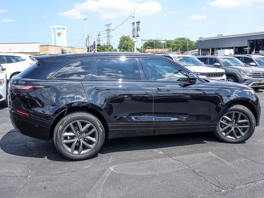 Used 2026 Santorini Black Metallic Land Rover Dynamic SE image 11