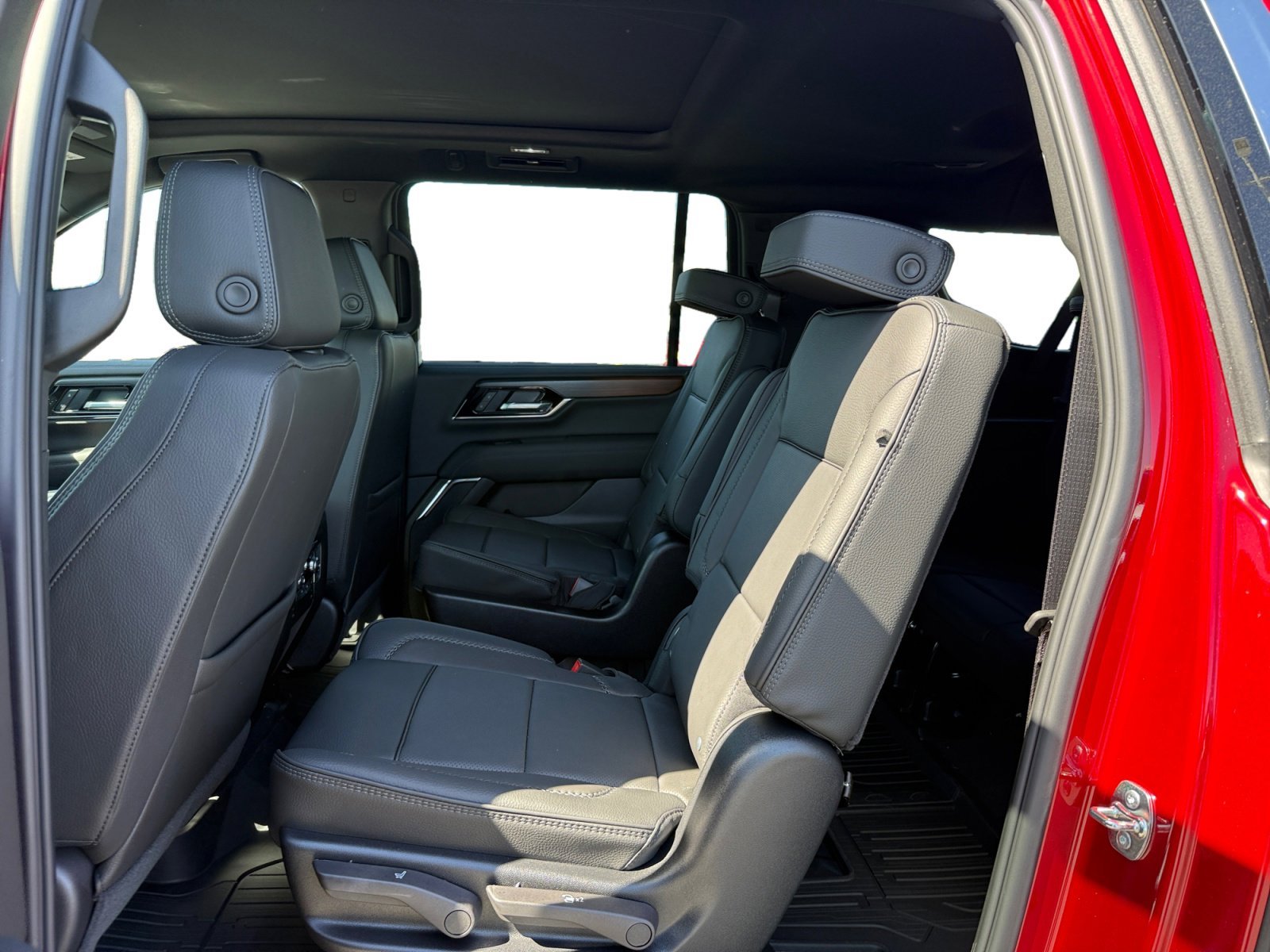 2026 GMC Yukon XL Denali - Photo 16