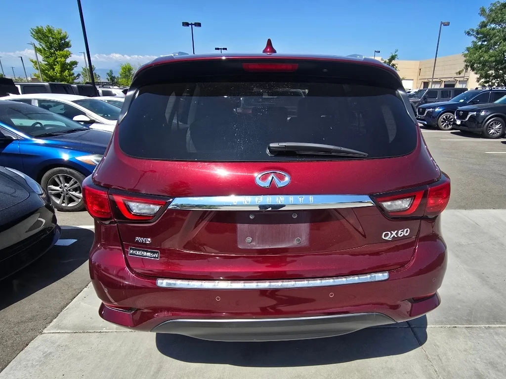 Used 2020 Deep Bordeaux INFINITI LUXE image 17