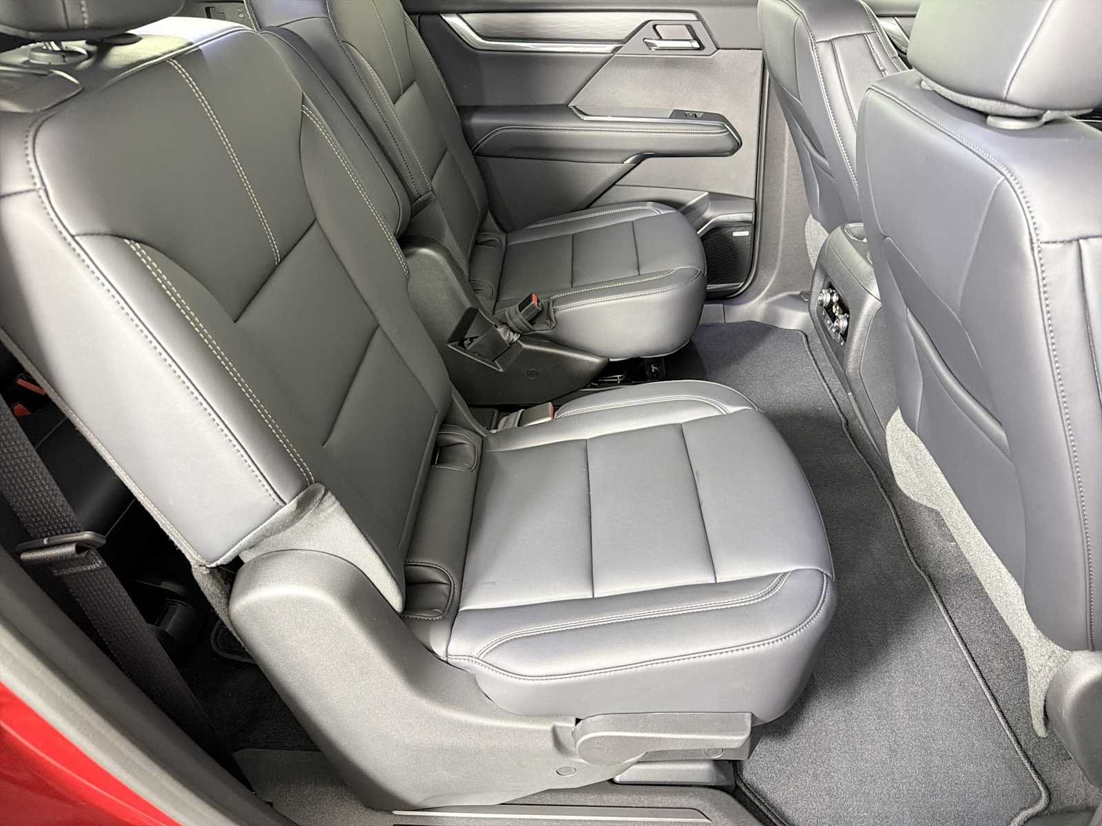 2026 GMC Acadia Elevation - Photo 14