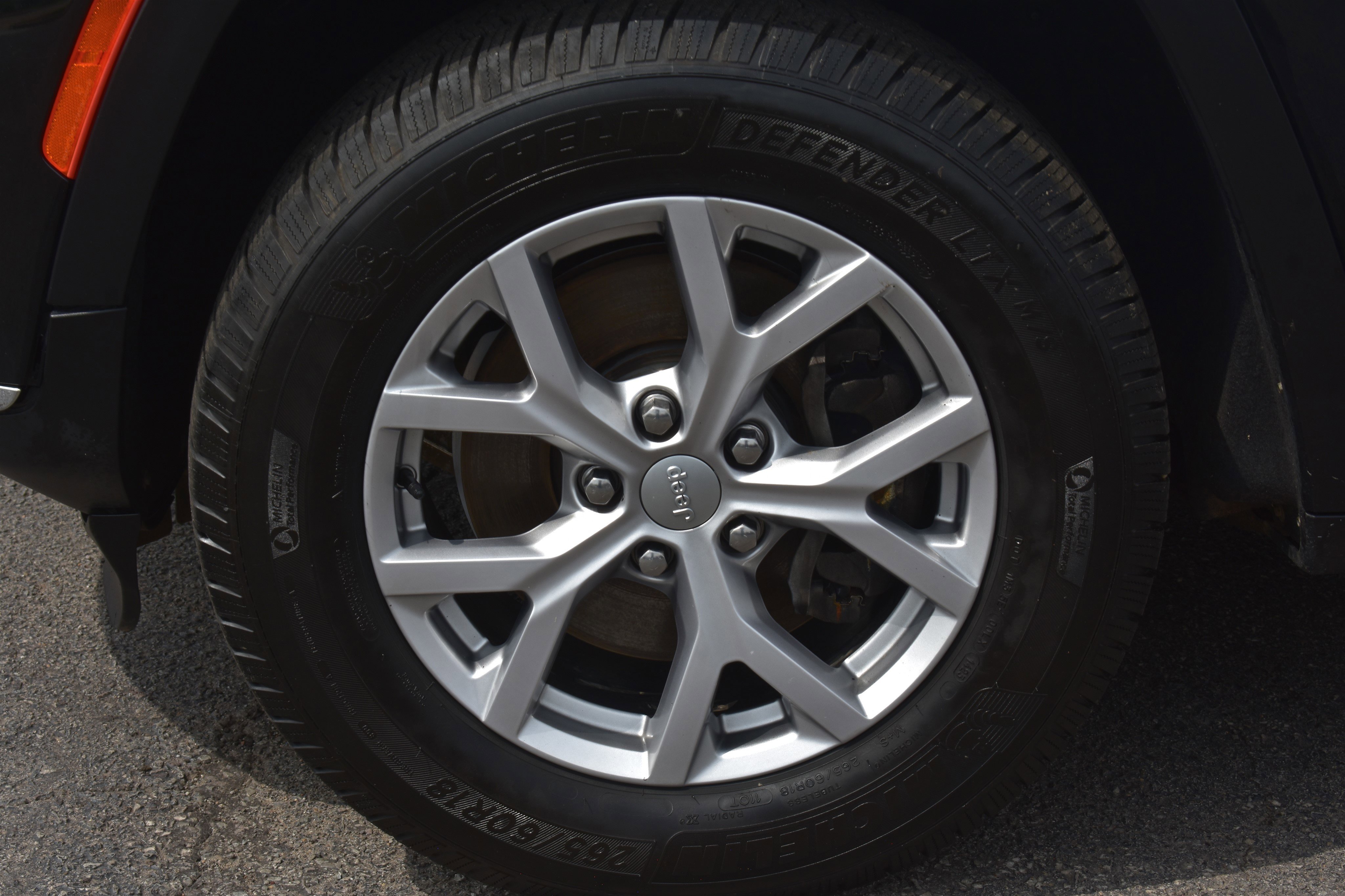 Used 2021 Diamond Black Crystal Pearlcoat Jeep Limited image 11