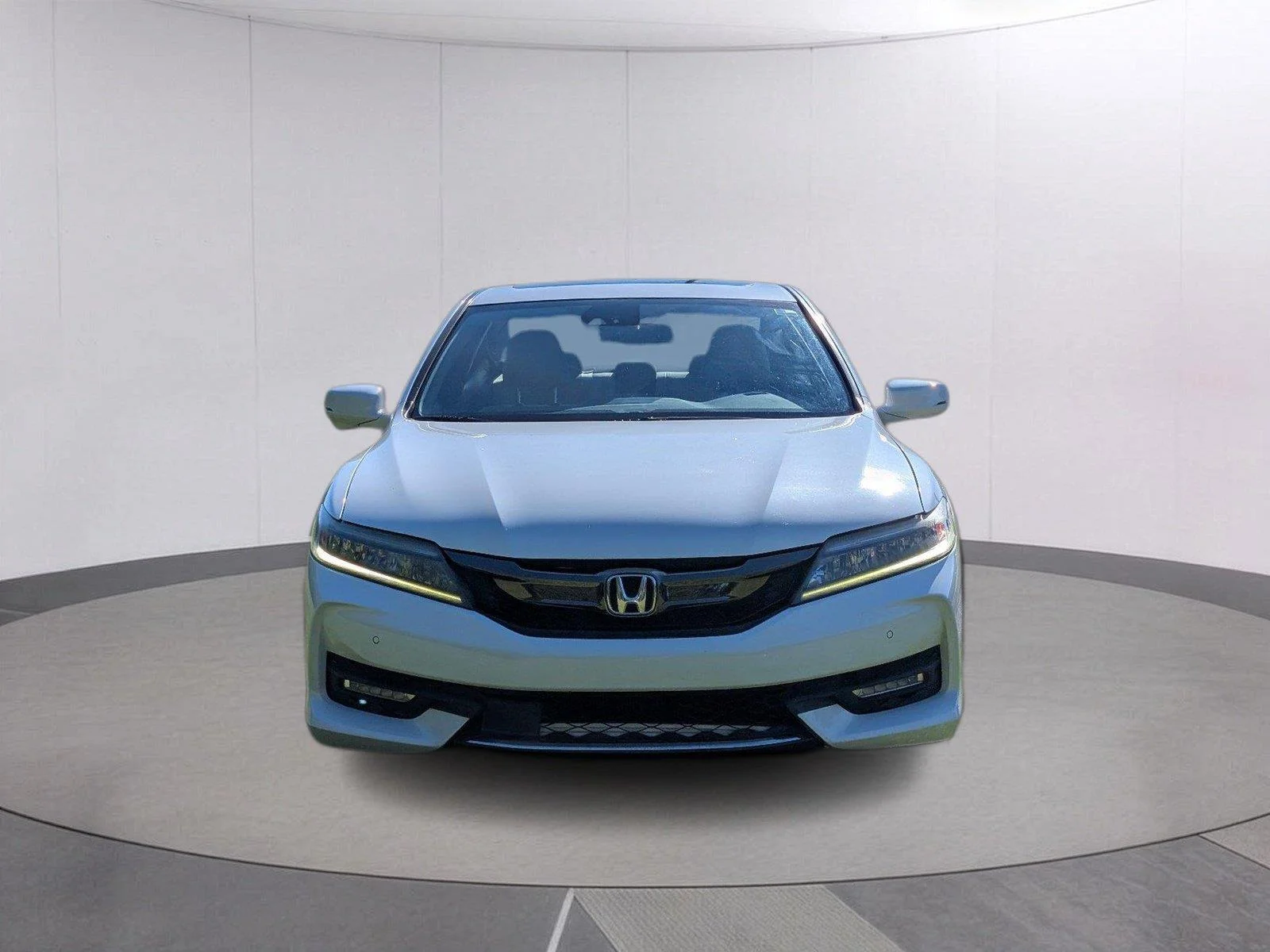 Used 2017  Honda Touring image 9