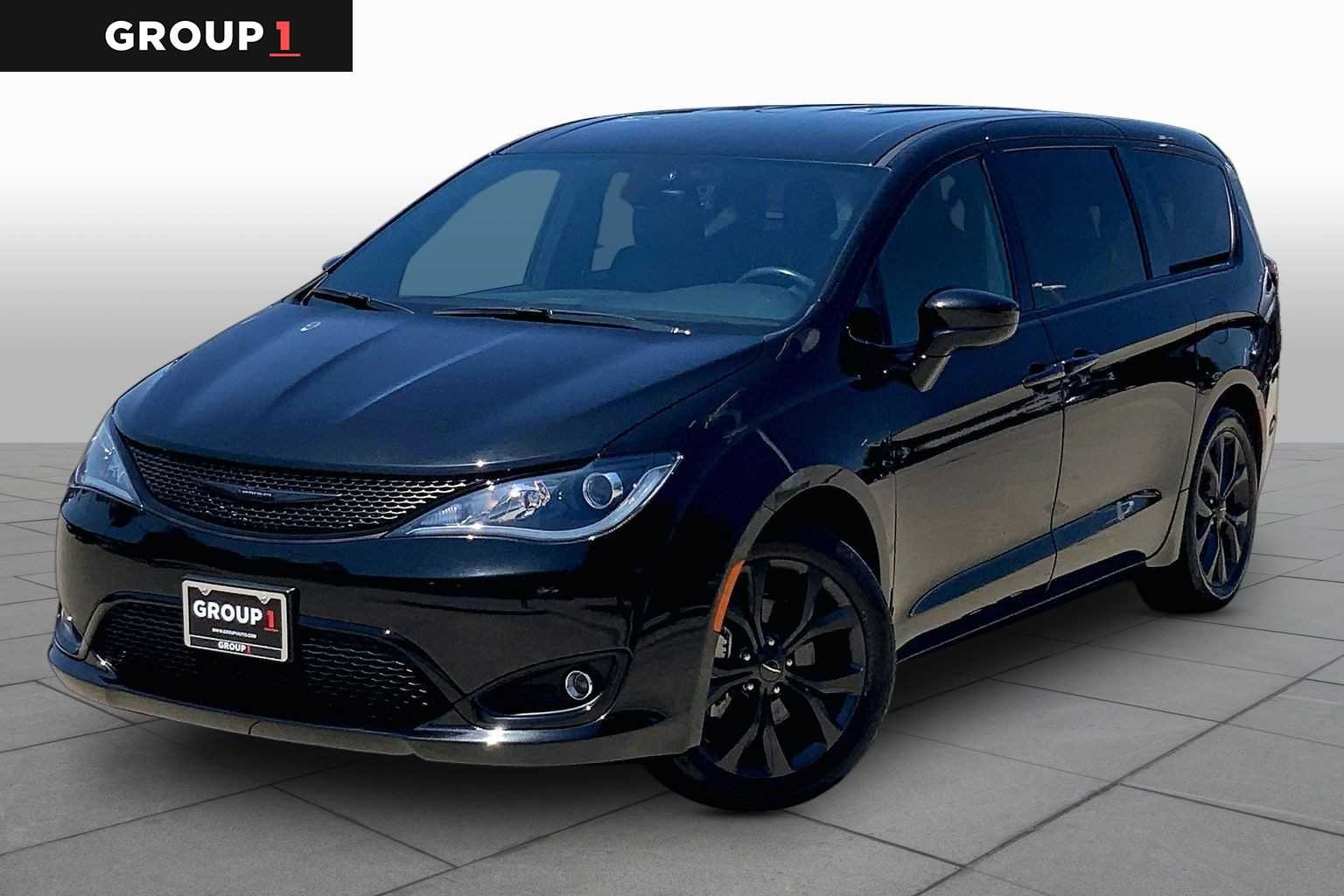 2019 Chrysler Pacifica Touring Plus's photo