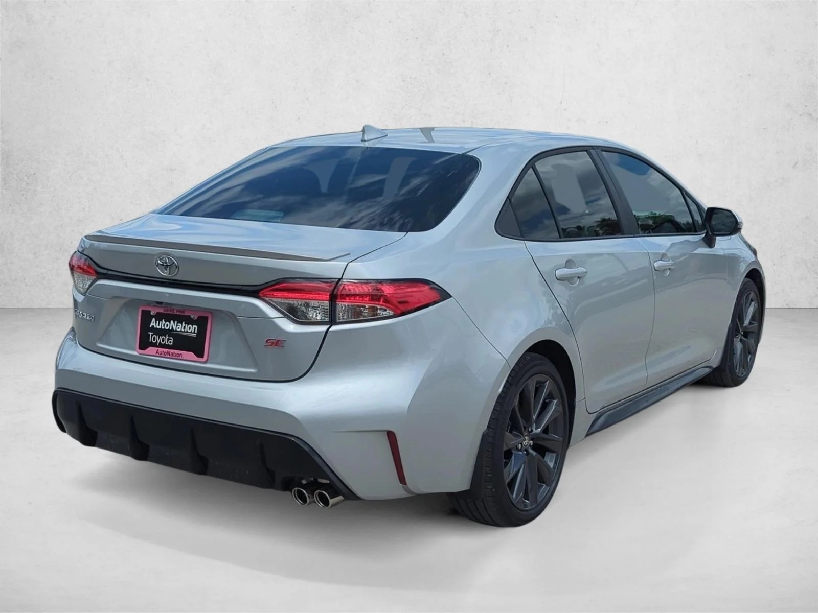 Used 2026 Classic Silver Met Toyota SE image 5