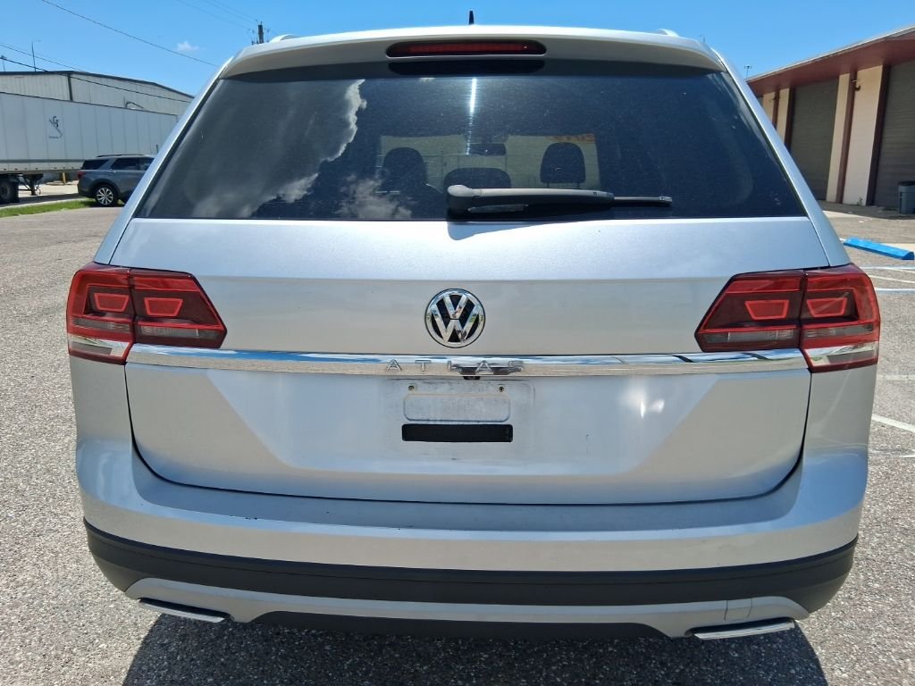 Used 2019 Silver Volkswagen 2.0T S image 4