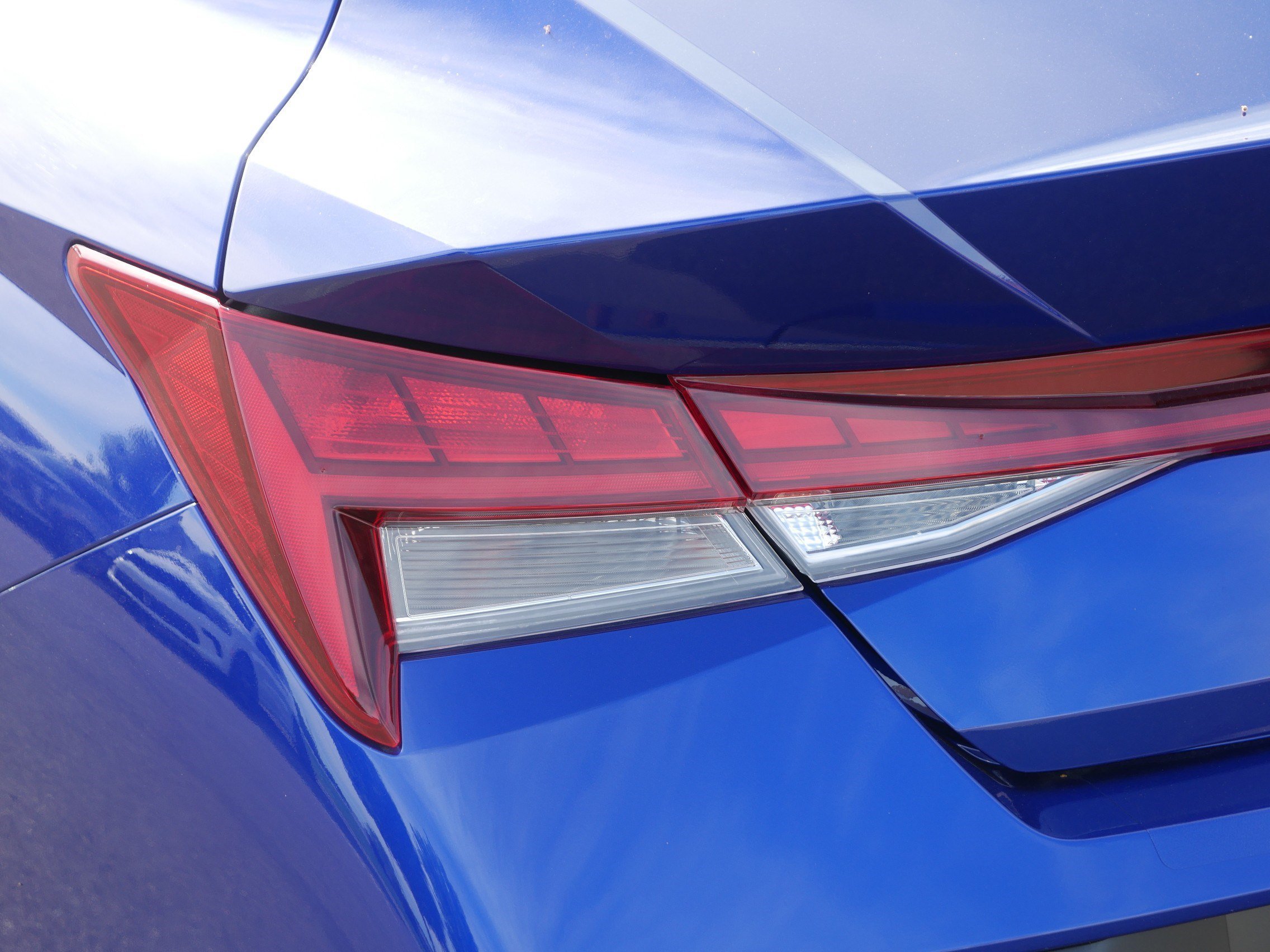2026 Hyundai Elantra Limited - Photo 17