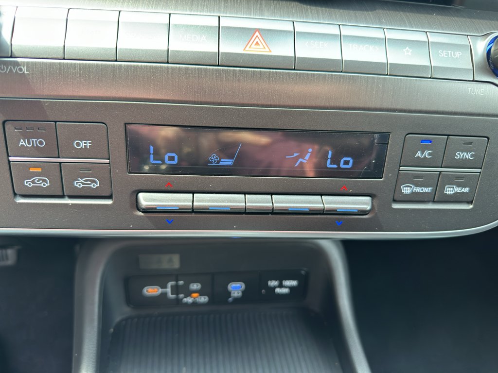 Used 2025 Cyber Gray Metallic Hyundai SEL image 22
