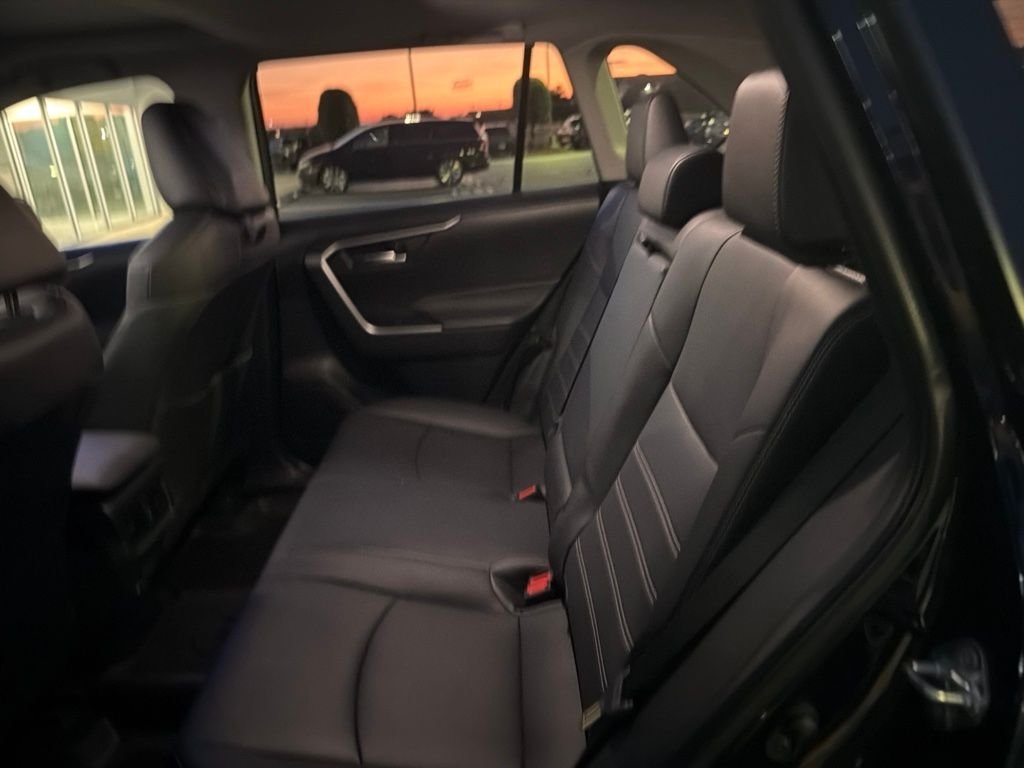 Used 2024  Toyota XLE Premium image 7